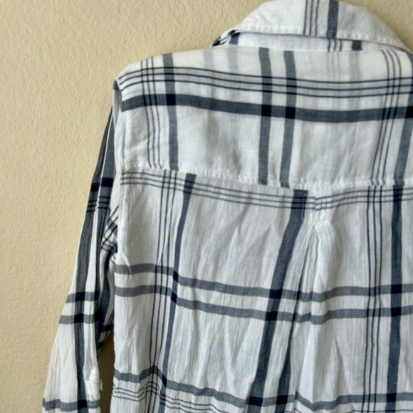 Button-up Shirt Long Sleeve White Dark Gray Plaid by American Eagle Size XS - Picture 8 of 12